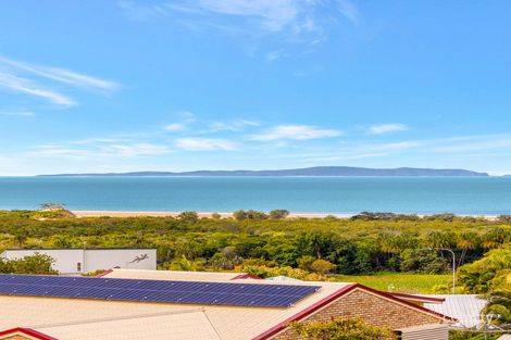 Property photo of 10 Yearsley Grove Pacific Heights QLD 4703