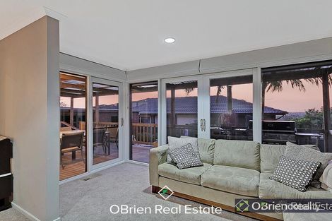 Property photo of 10 Moody Place Endeavour Hills VIC 3802