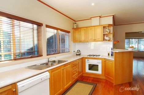 1/2 Leura St, Surrey Hills, VIC 3127