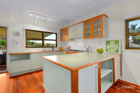 Property photo of 16 Roseneath Parade Wynnum West QLD 4178