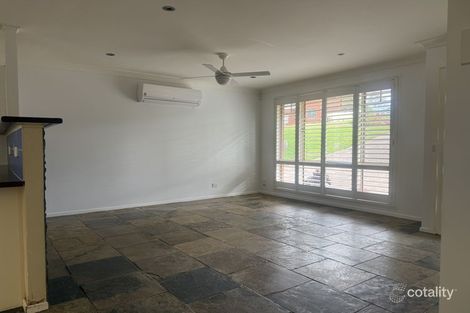 Property photo of 15 Archibald Crescent Rosemeadow NSW 2560