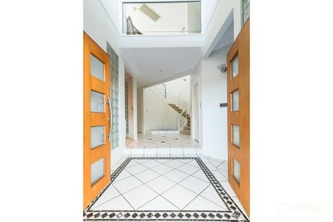 Property photo of 32 Sunset Place Carindale QLD 4152