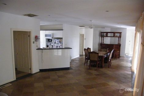 Property photo of 4 Valley View Crescent Berwick VIC 3806