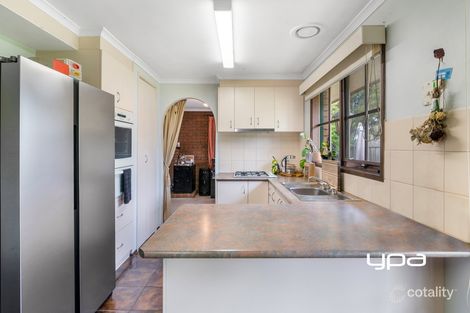 Property photo of 2 Bush Place Sunbury VIC 3429