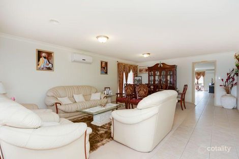 Property photo of 4 Todd Court Roxburgh Park VIC 3064