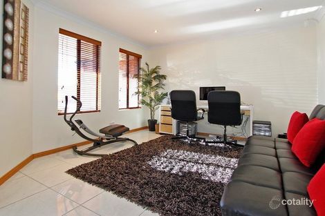 Property photo of 27 Brightlands Circuit Carramar WA 6031