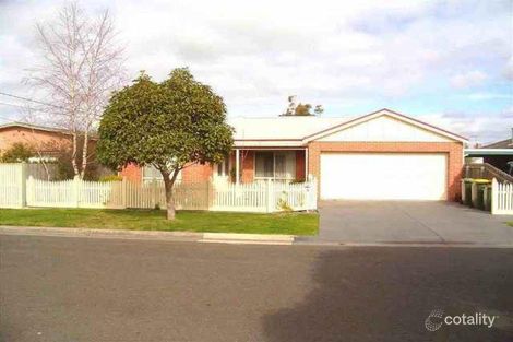 3 Roscommon Pl, Herne Hill, VIC 3218