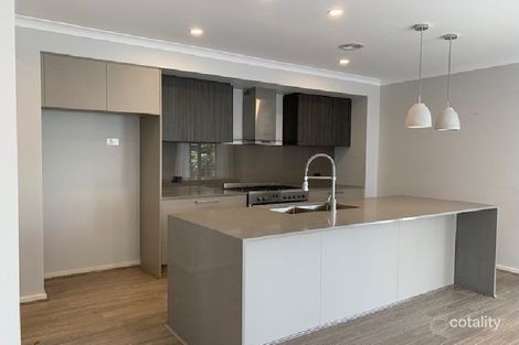 Property photo of 8 Bronte Boulevard Officer VIC 3809