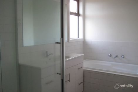 Property photo of 2/17 Perrett Avenue St Albans VIC 3021