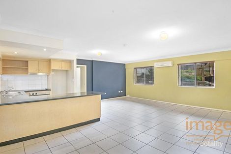 Property photo of 4/76 Gladstone Road Highgate Hill QLD 4101