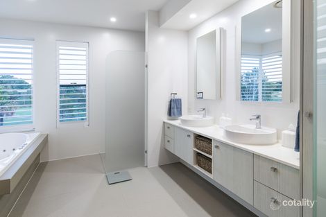 Property photo of 2275 Banksia Lakes Drive Hope Island QLD 4212