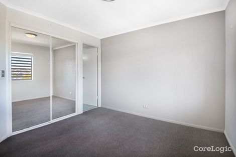 Property photo of 2/44 York Street Indooroopilly QLD 4068
