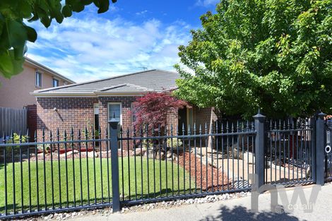 Property photo of 54 Blackheath Mews Waurn Ponds VIC 3216