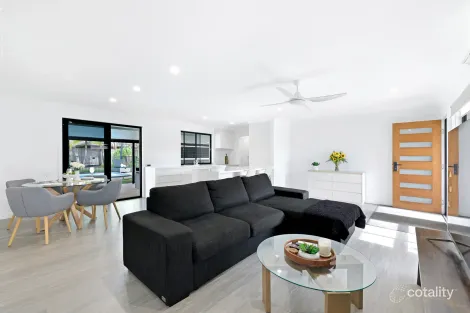 18 Trevor Dr, Coombabah, QLD 4216