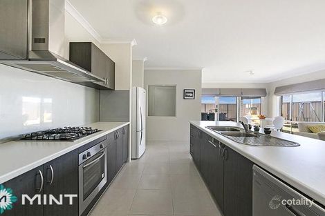 Property photo of 16 Scala Gardens Yangebup WA 6164
