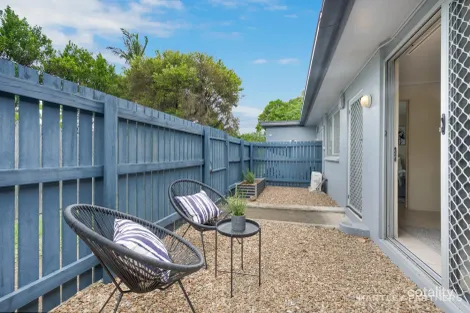 Property photo of 2/54 Percy Street West End QLD 4810