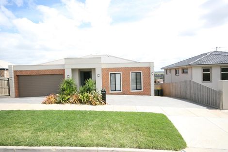 8 Horizon Ct, Highton, VIC 3216