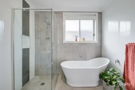 Property photo of 2 Clowes Street Elderslie NSW 2570