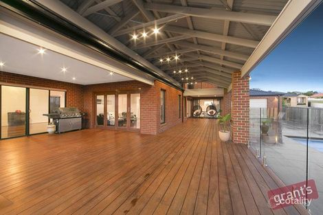 Property photo of 9 Highgrange Way Narre Warren North VIC 3804