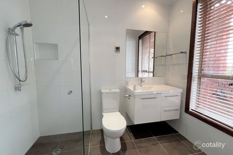 Property photo of 6 Cliffer Place Taylors Lakes VIC 3038