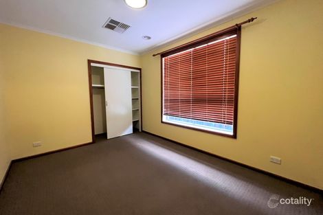 Property photo of 6 Cliffer Place Taylors Lakes VIC 3038