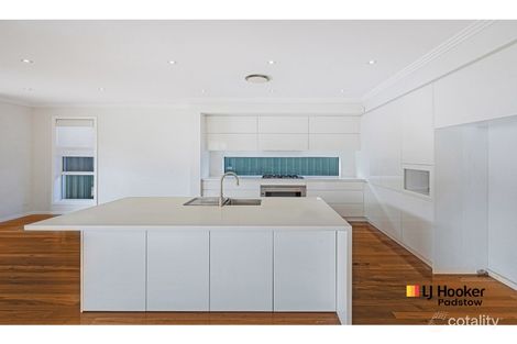 Property photo of 19 Rivenoak Avenue Padstow NSW 2211