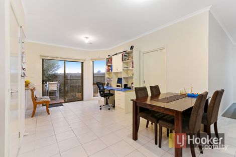 Property photo of 3/30 Simon Court Hampton Park VIC 3976