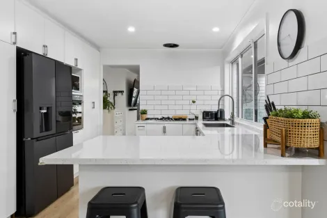 Property photo of 3 Gale Court Morphett Vale SA 5162