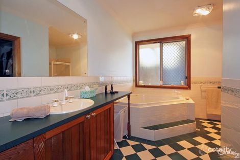 Property photo of 11 Gateacre Brow Onkaparinga Hills SA 5163