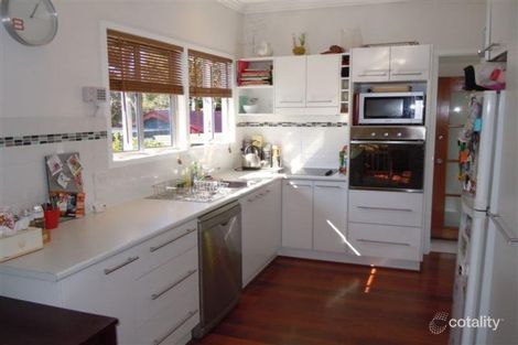 Property photo of 26 Regent Street Wynnum West QLD 4178