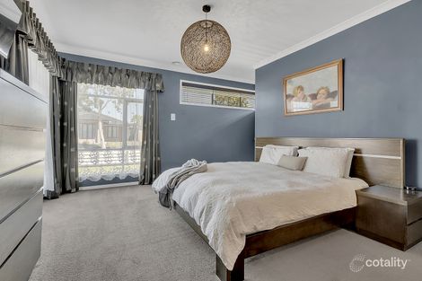 Property photo of 16 Beveridge Drive Roxburgh Park VIC 3064