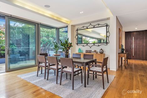 Property photo of 119 Hopetoun Circuit Yarralumla ACT 2600