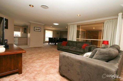 Property photo of 21 Braemar Circuit Orange NSW 2800