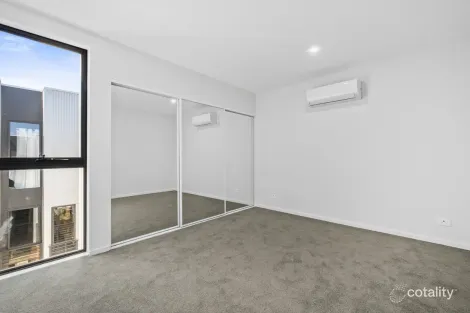 104/2 Woodberry Ave, Coombs, ACT 2611
