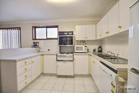 Property photo of 4/5-7 Hooker Boulevard Broadbeach Waters QLD 4218