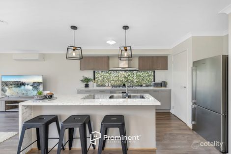 Property photo of 8 Chestnut Avenue Clyde VIC 3978