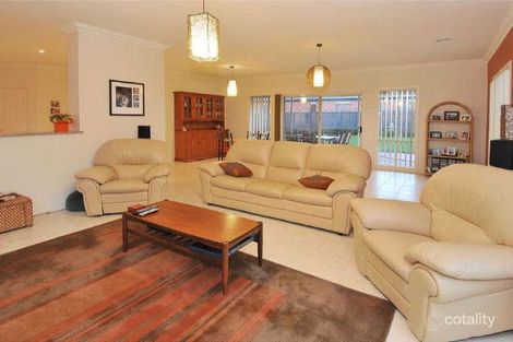 Property photo of 16 The Willows Hillside VIC 3037