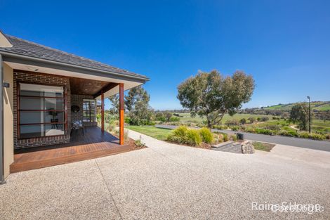 Property photo of 14 Earlington Crescent Sunbury VIC 3429