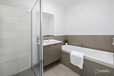 Property photo of 1 Keira Circuit Werribee VIC 3030