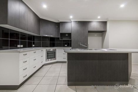 Property photo of 12 Salisbury Place Ooralea QLD 4740