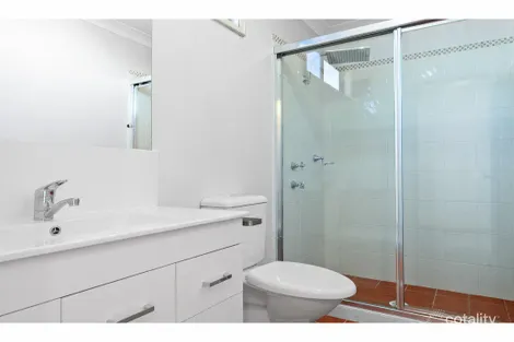 Property photo of 2/33 Bishopsgate Street Wickham NSW 2293