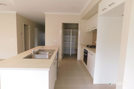 Property photo of 34 Gilded Road Werribee VIC 3030