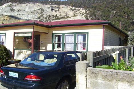 6 Bass Hwy, Round Hill, TAS 7320