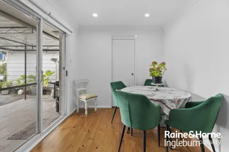 Property photo of 33 Trobriand Crescent Glenfield NSW 2167