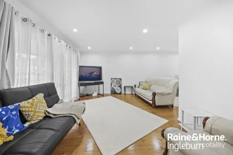 Property photo of 33 Trobriand Crescent Glenfield NSW 2167