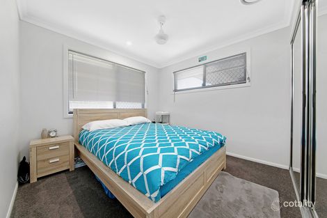 Property photo of 18 Gordon Avenue Pacific Heights QLD 4703