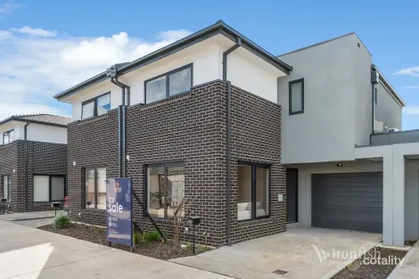 9 Midnight Cct, South Morang, VIC 3752