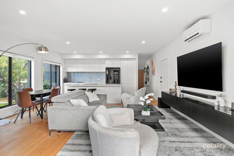 Property photo of 2 Radiance Place Springvale South VIC 3172