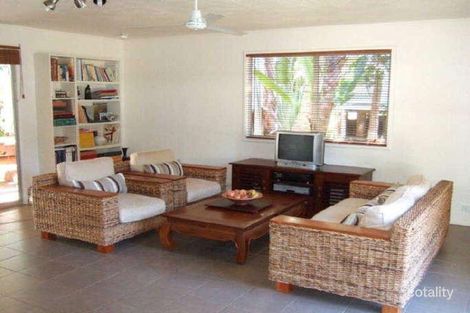 6 Moonah St, Coochiemudlo Island, QLD 4184