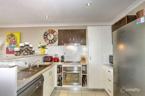Property photo of 2/52 Shell Street Urangan QLD 4655